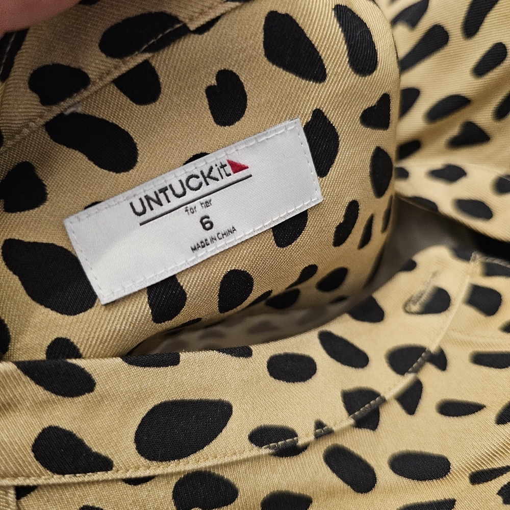 UNTUCKit Tan and Black Animal Print Blouse - Picture 4 of 5